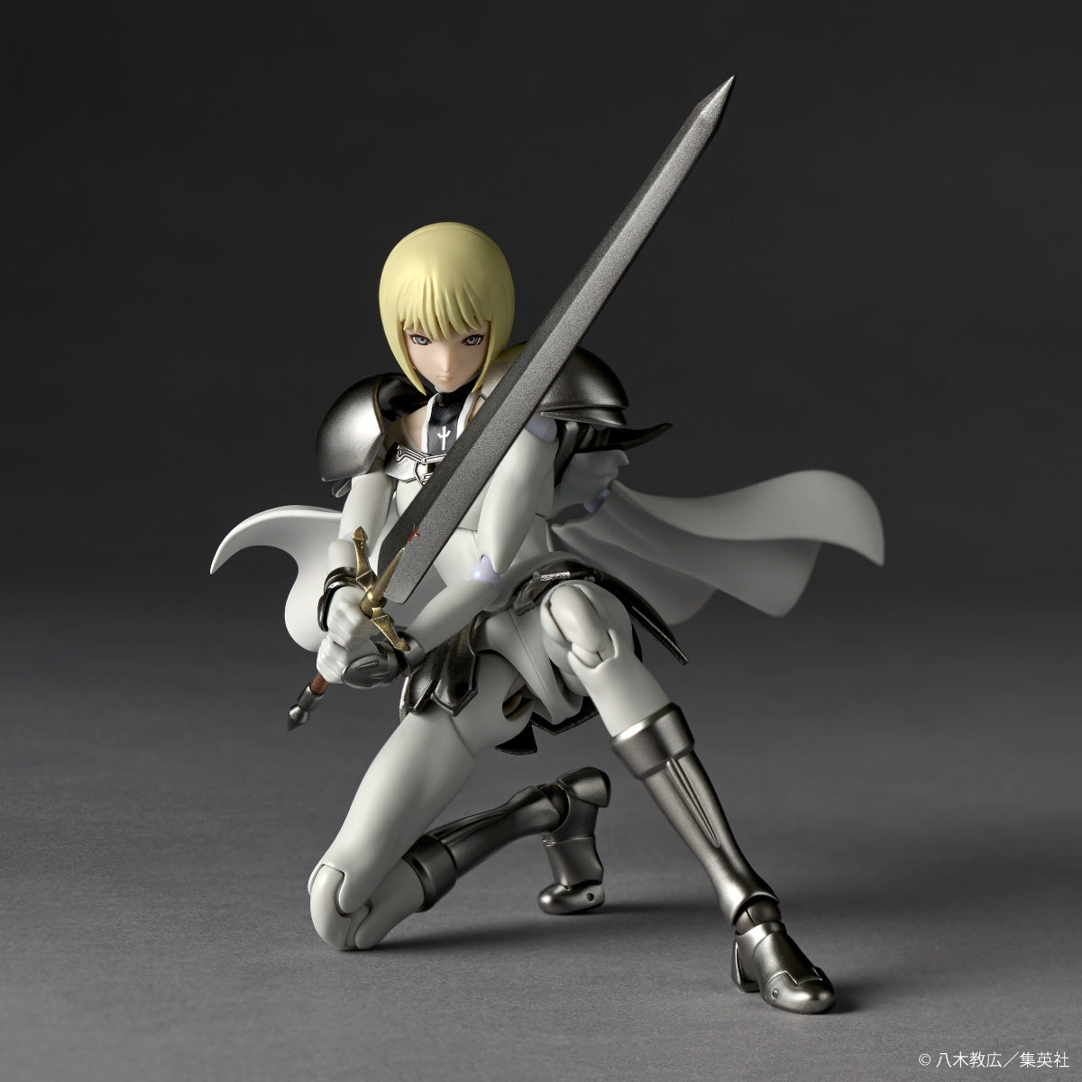 Revoltech Claire CLAYMORE Silberäugige Kriegerin Actionfigur 150mm Beweglich