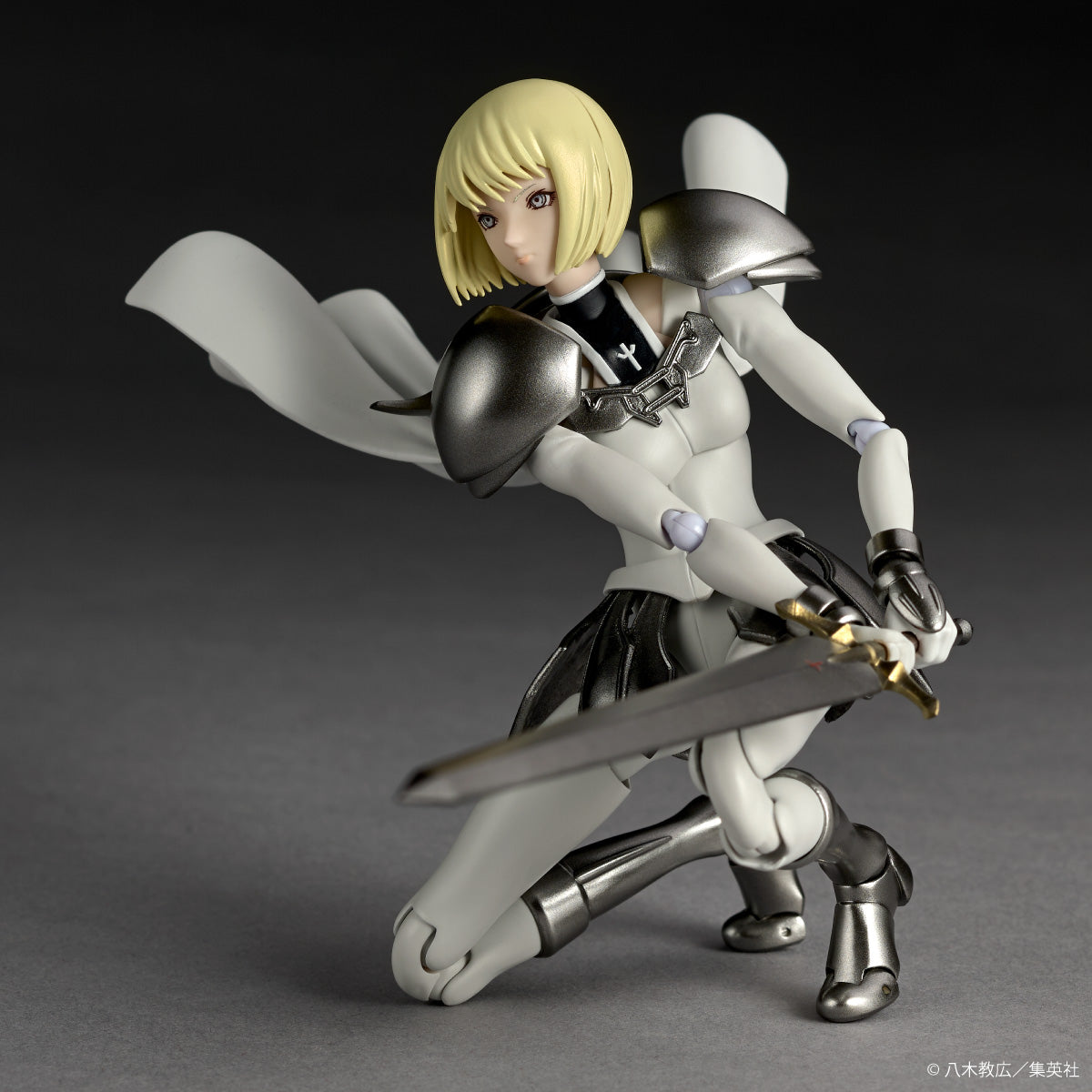 Revoltech Claire CLAYMORE Silberäugige Kriegerin Actionfigur 150mm Beweglich