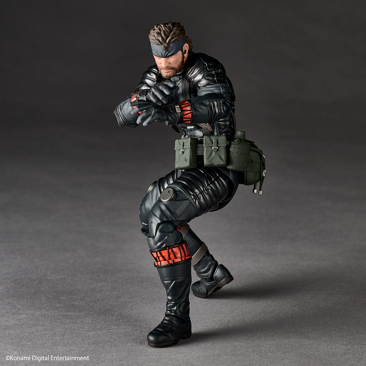 Kaiyodo Revoltech Amazing Yamaguchi Naked Snake Sneaking Suit Actionfigur