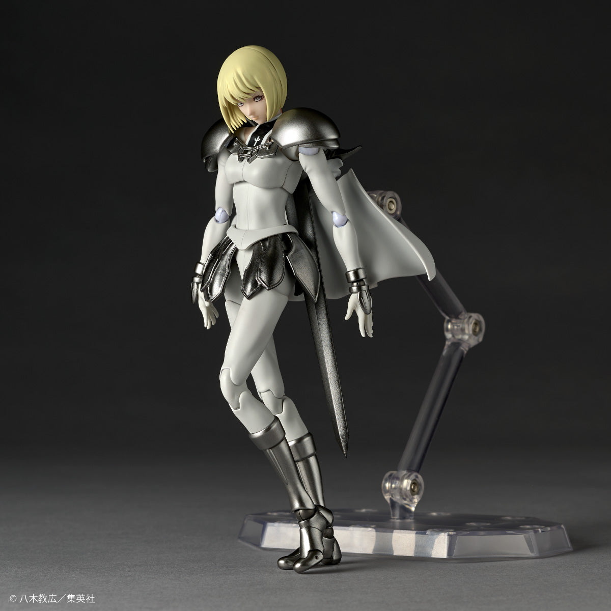 Revoltech Claire CLAYMORE Silberäugige Kriegerin Actionfigur 150mm Beweglich