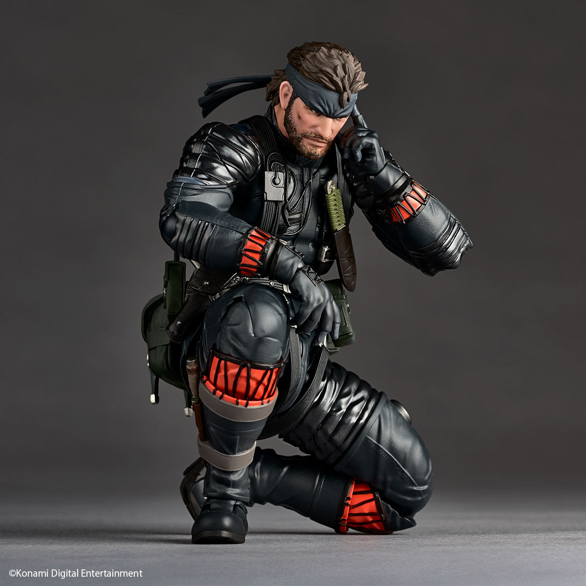 Kaiyodo Revoltech Amazing Yamaguchi Naked Snake Sneaking Suit Actionfigur