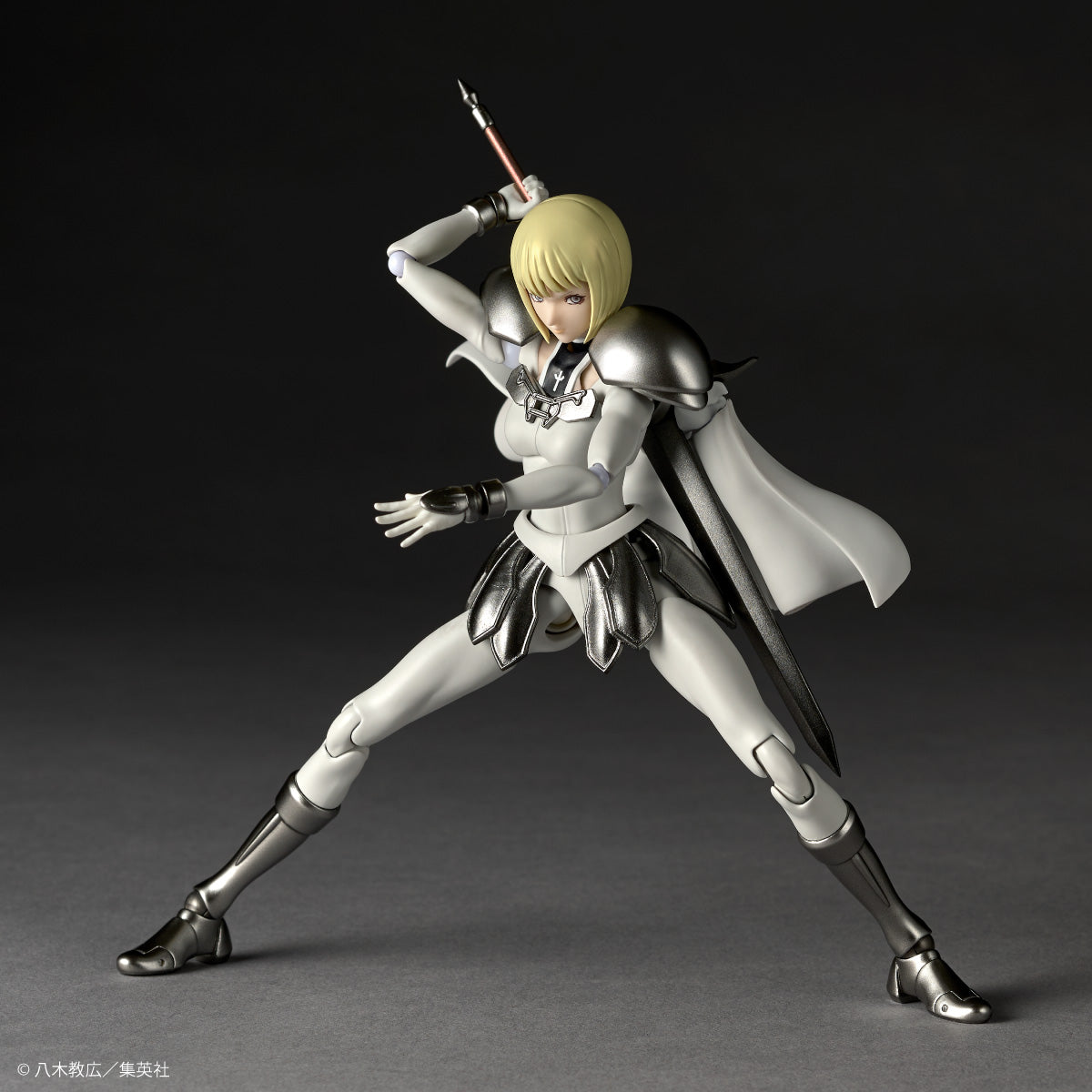 Revoltech Claire CLAYMORE Silberäugige Kriegerin Actionfigur 150mm Beweglich