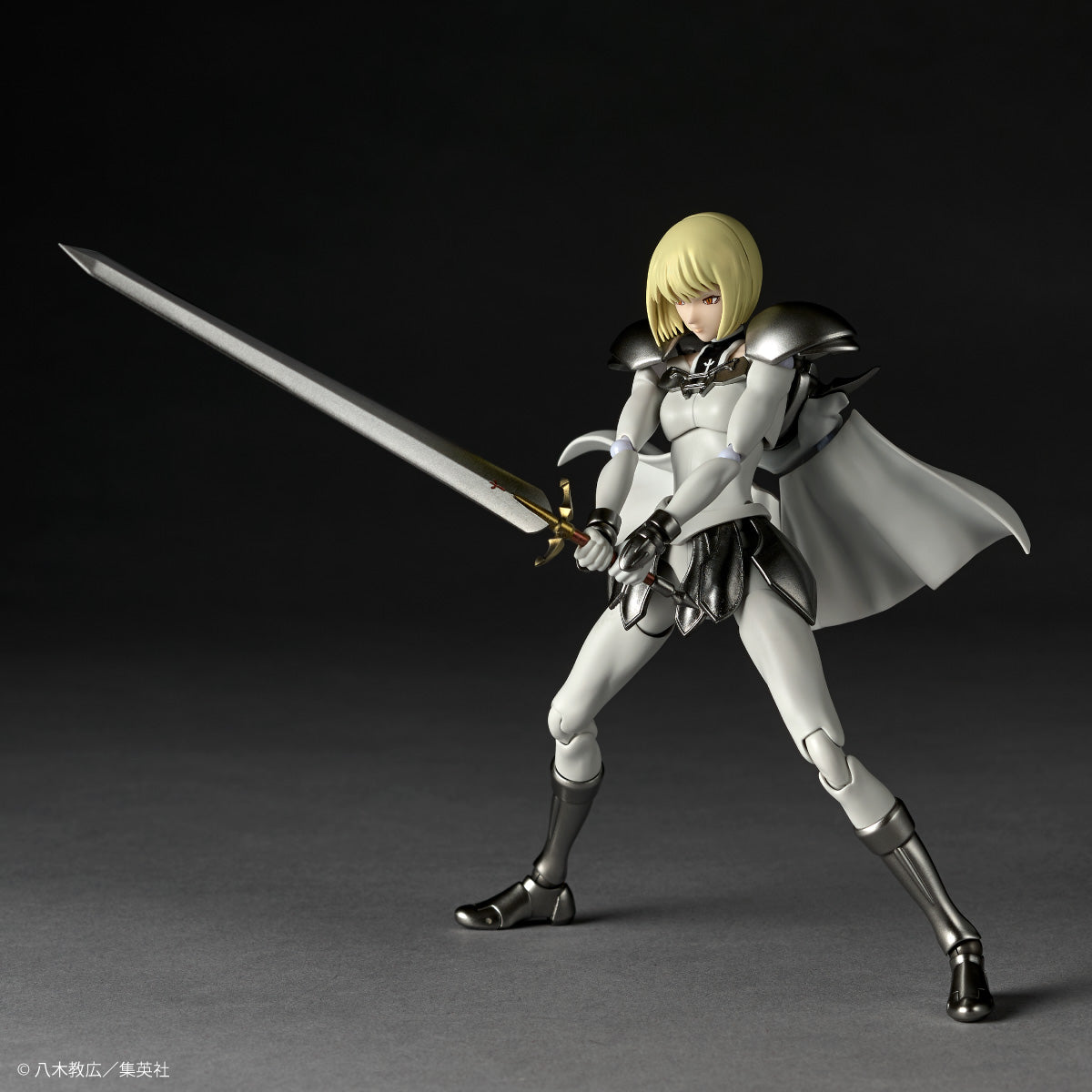 Revoltech Claire CLAYMORE Silberäugige Kriegerin Actionfigur 150mm Beweglich