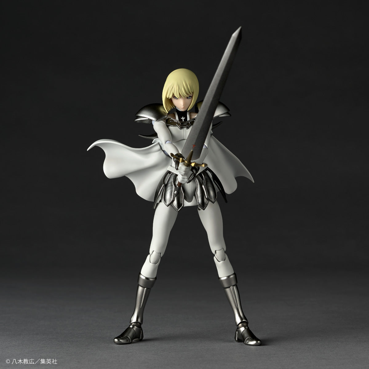 Revoltech Claire CLAYMORE Silberäugige Kriegerin Actionfigur 150mm Beweglich