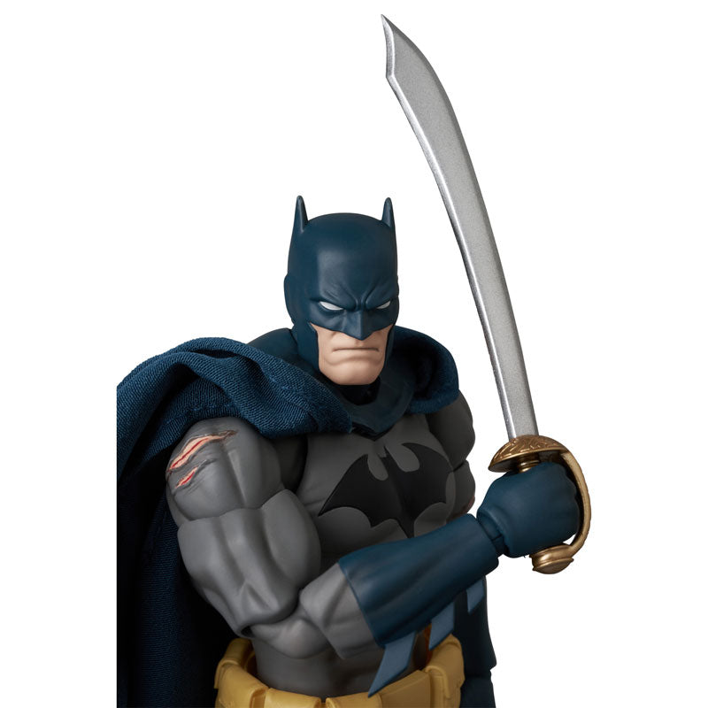 Medicom Toy MAFEX No.295 Batman Damage Ver. Action Figure 160mm